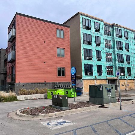 Modern Condo 210 Just Blocks From Lake Michigan トラバーズ・シティ エクステリア 写真