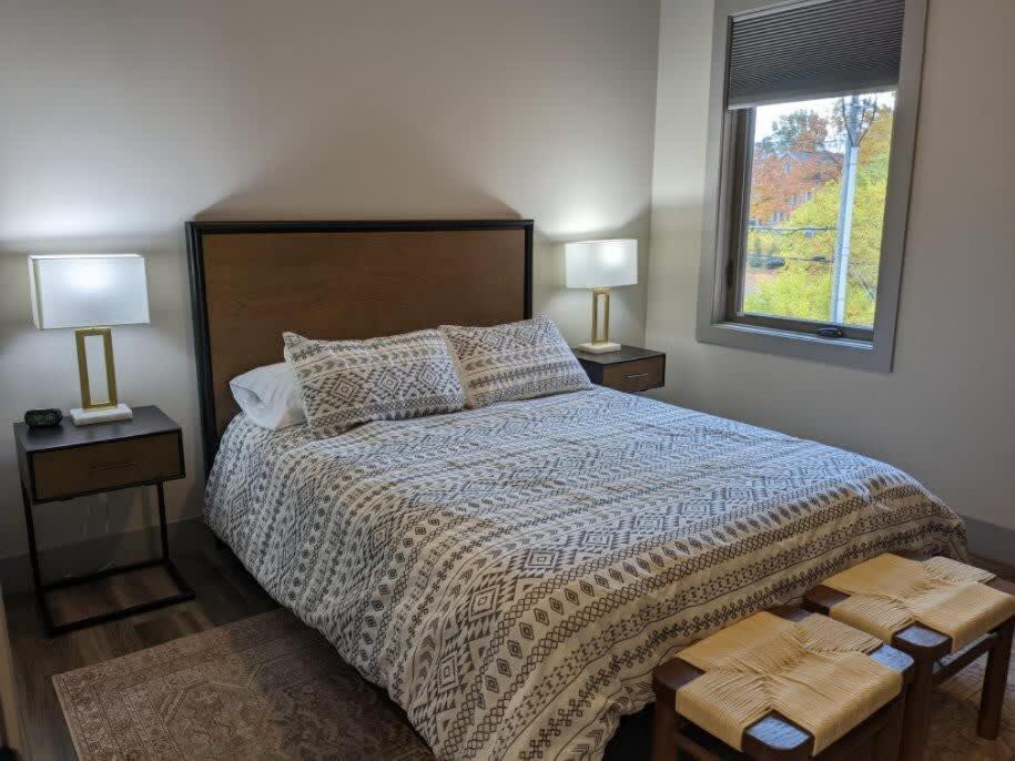 Modern Condo 210 Just Blocks From Lake Michigan トラバーズ・シティ エクステリア 写真