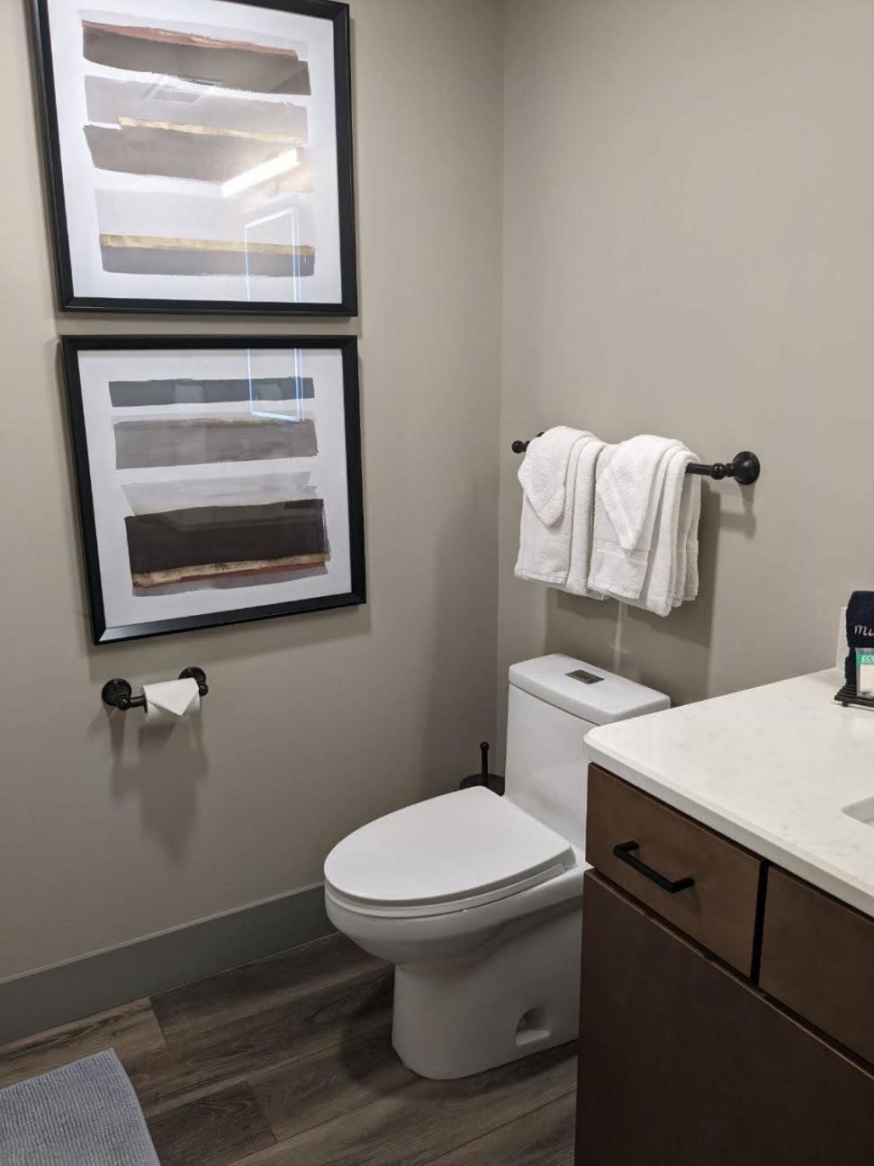 Modern Condo 210 Just Blocks From Lake Michigan トラバーズ・シティ エクステリア 写真